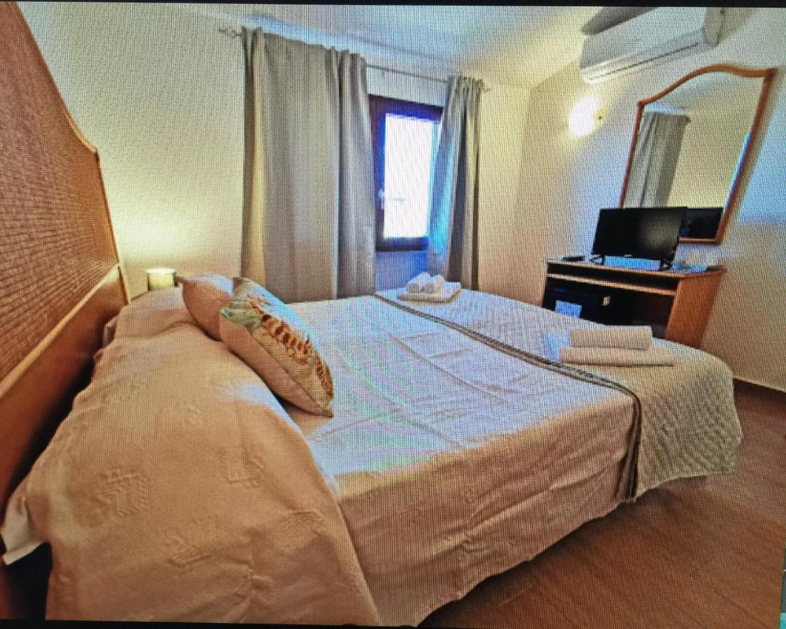 Le Camere Sul Porto Palau Extérieur photo